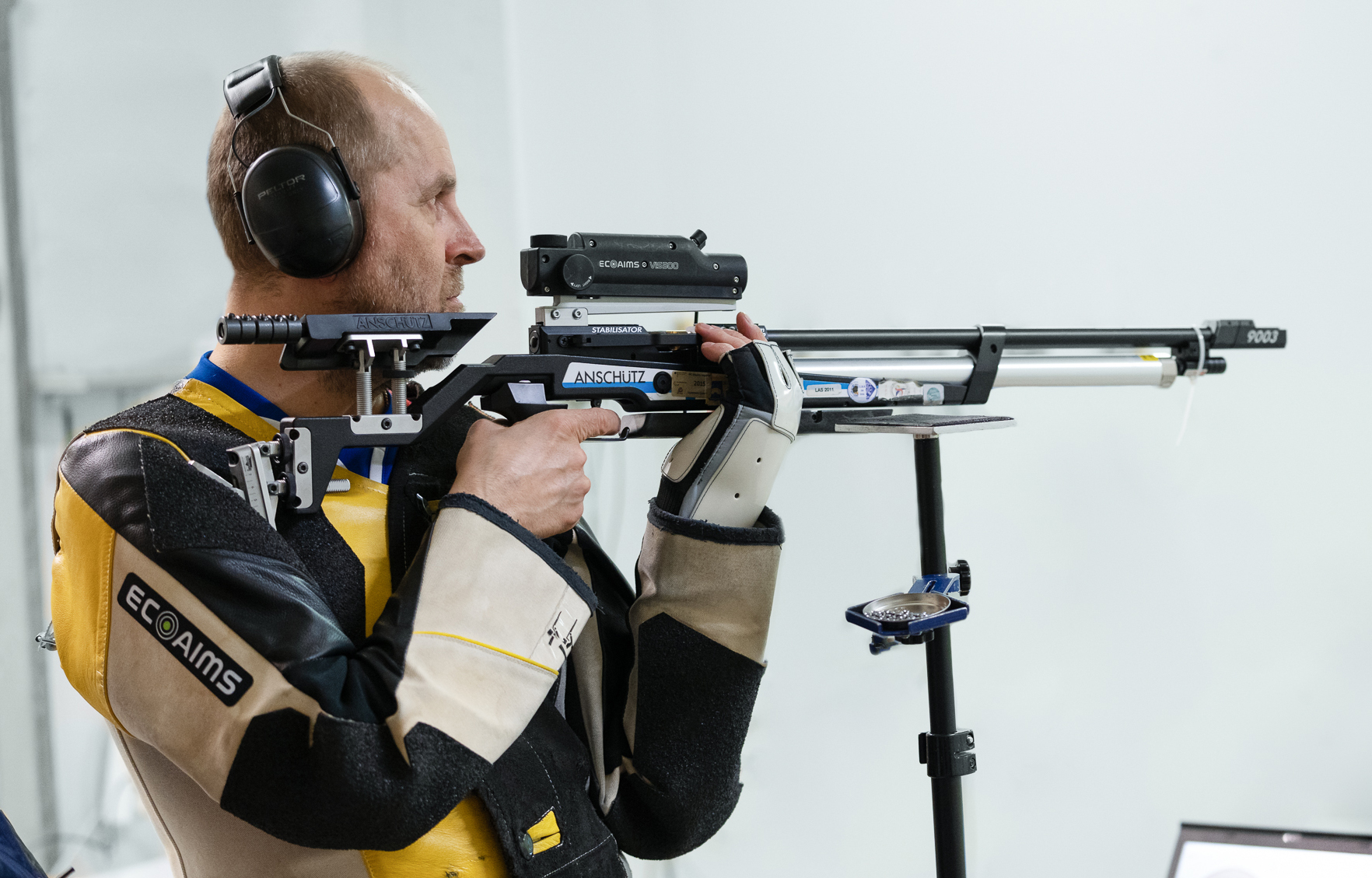 Timo Nyström tähtäämässä.